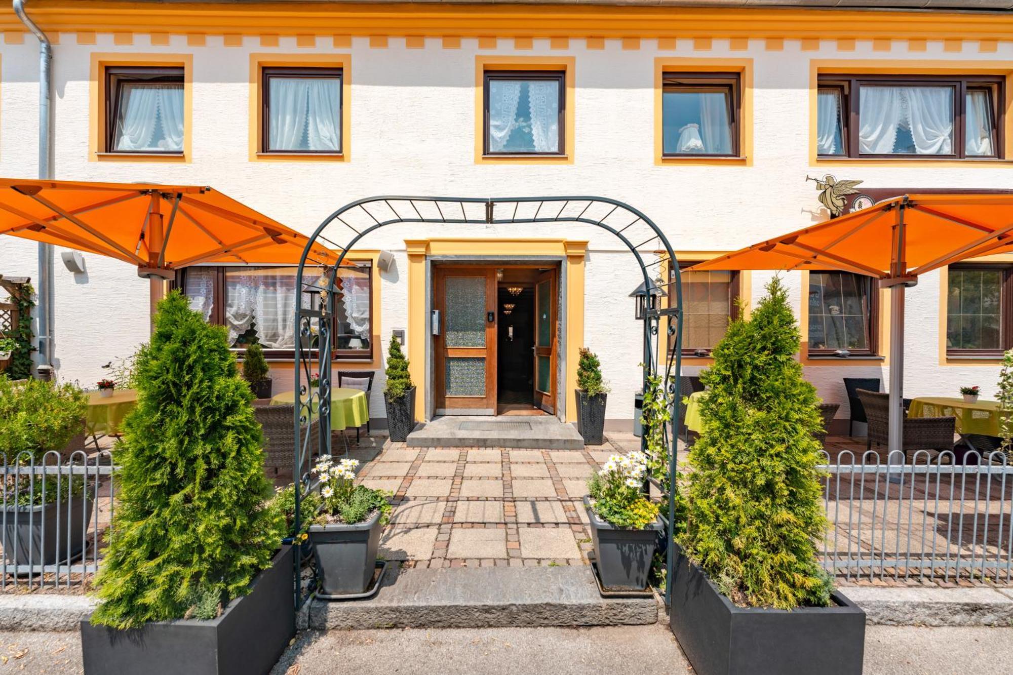 Hotel Garni "Zum Engel" Oberguenzburg المظهر الخارجي الصورة