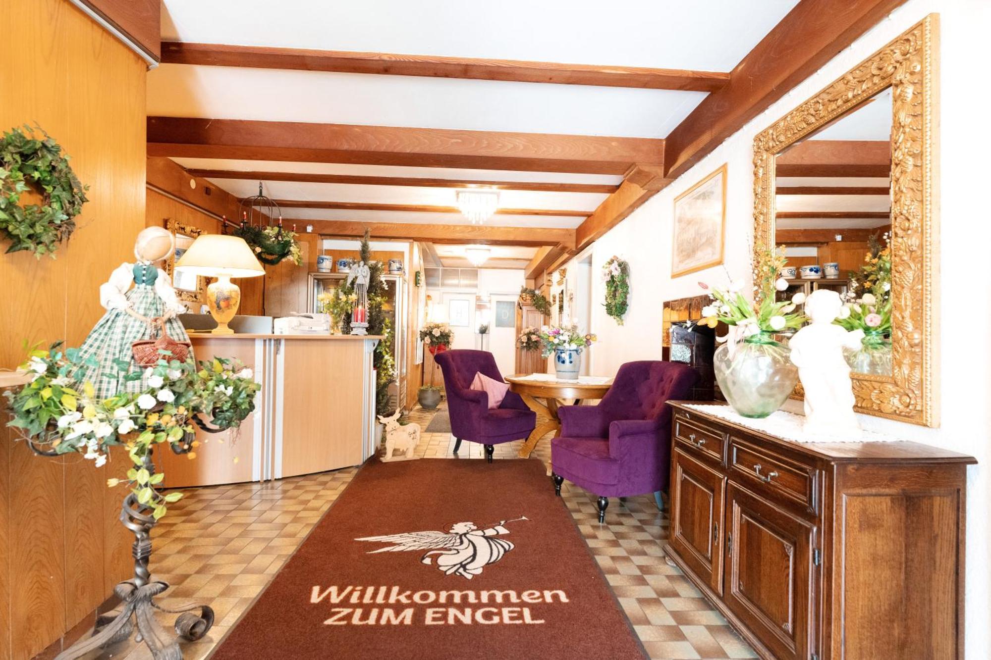 Hotel Garni "Zum Engel" Oberguenzburg المظهر الخارجي الصورة